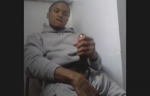 This black guy is hung as a horse